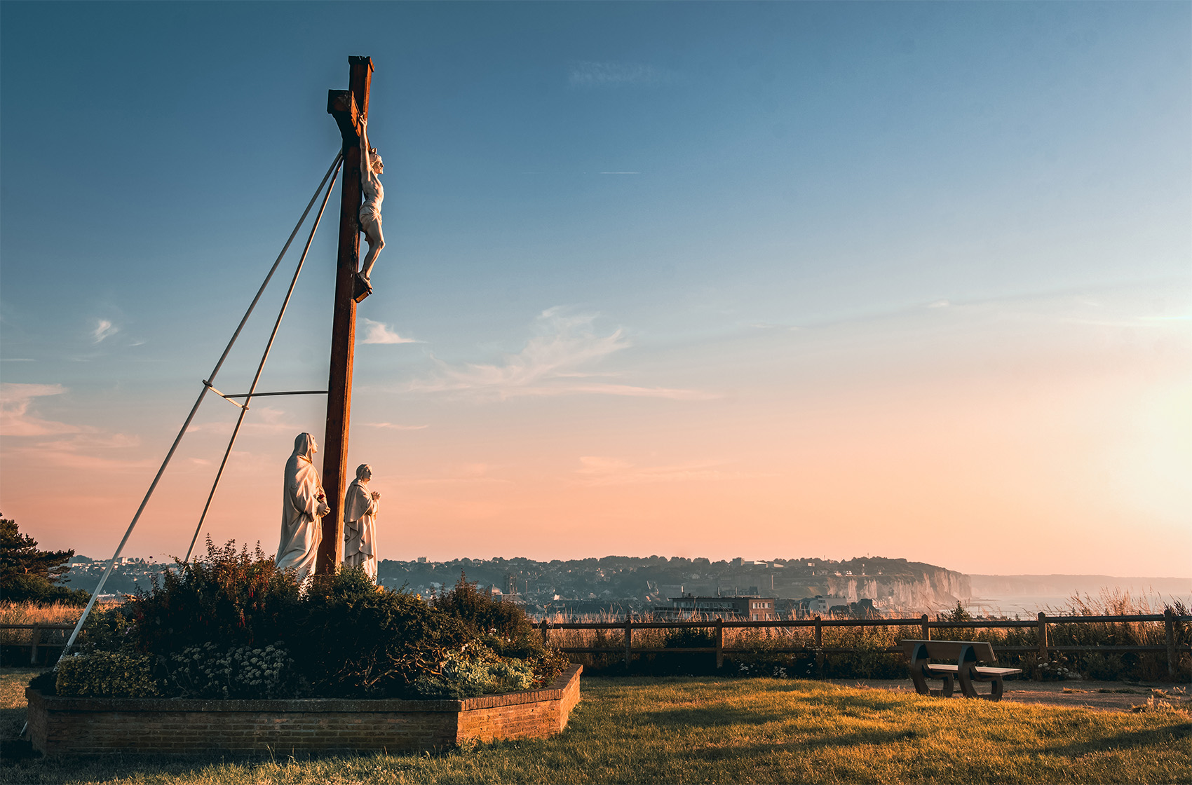 statue Chapelle Notre-Dame-de-Bon-Secours Dieppe