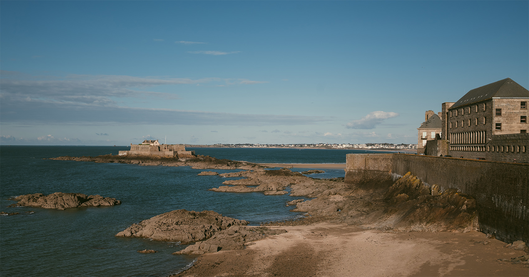 Les remparts de Saint-Malo et le Fort National